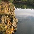 Der Fels im See