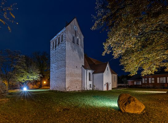 Der Fels vor der Kirche...