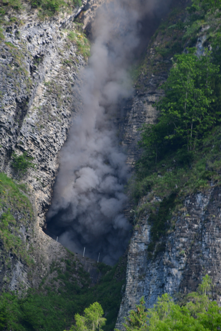 der Felsen brennt