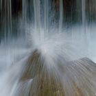 Der Felsen im Wasserfall