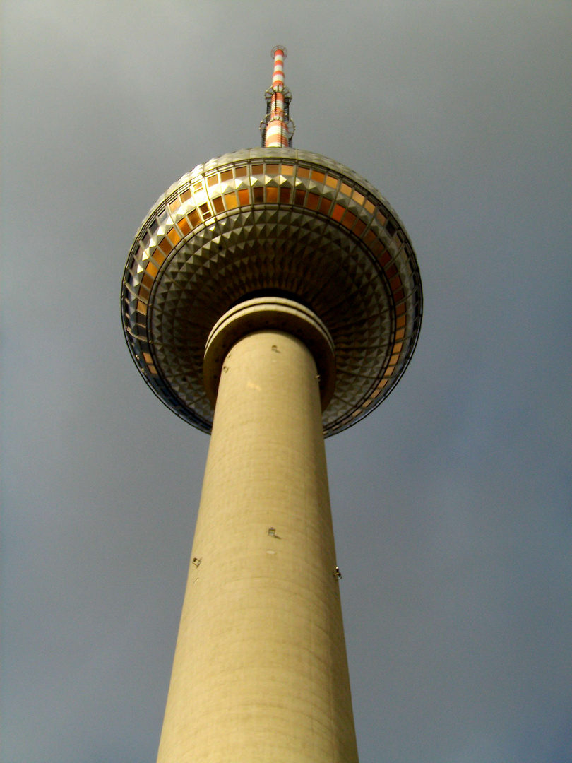 Der Fernsehturm am Alexanderplatz