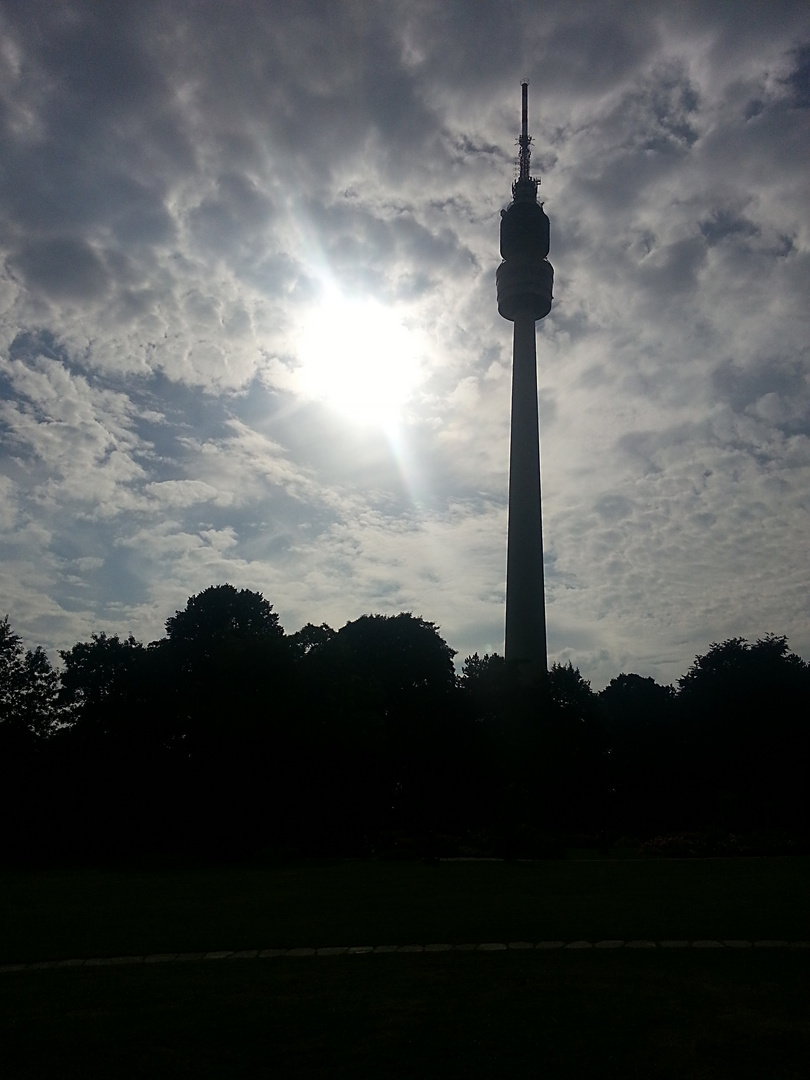 Der Fernsehturm, auch "Florian" genannt, im Dortmunder Westfalenpark.