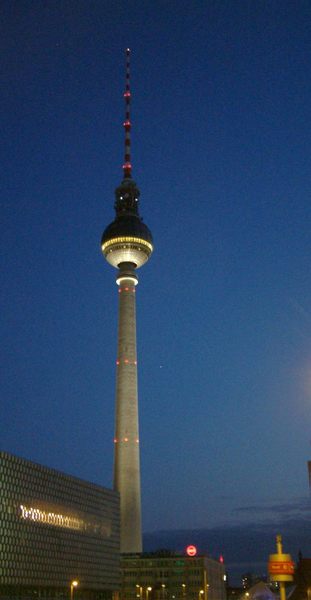 Der Fernsehturm bei Nacht