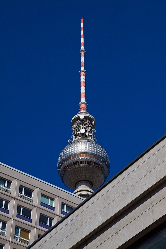 Der Fernsehturm Berlin. Ein Relikt aus alten Fernsehzeiten.