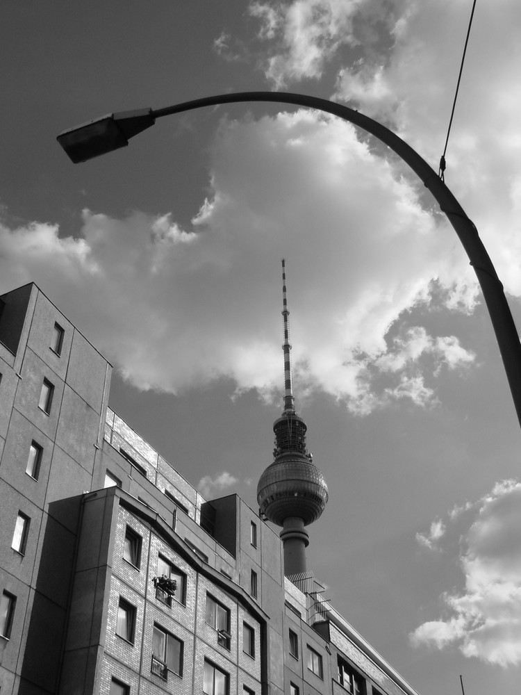 Der Fernsehturm-Bogen