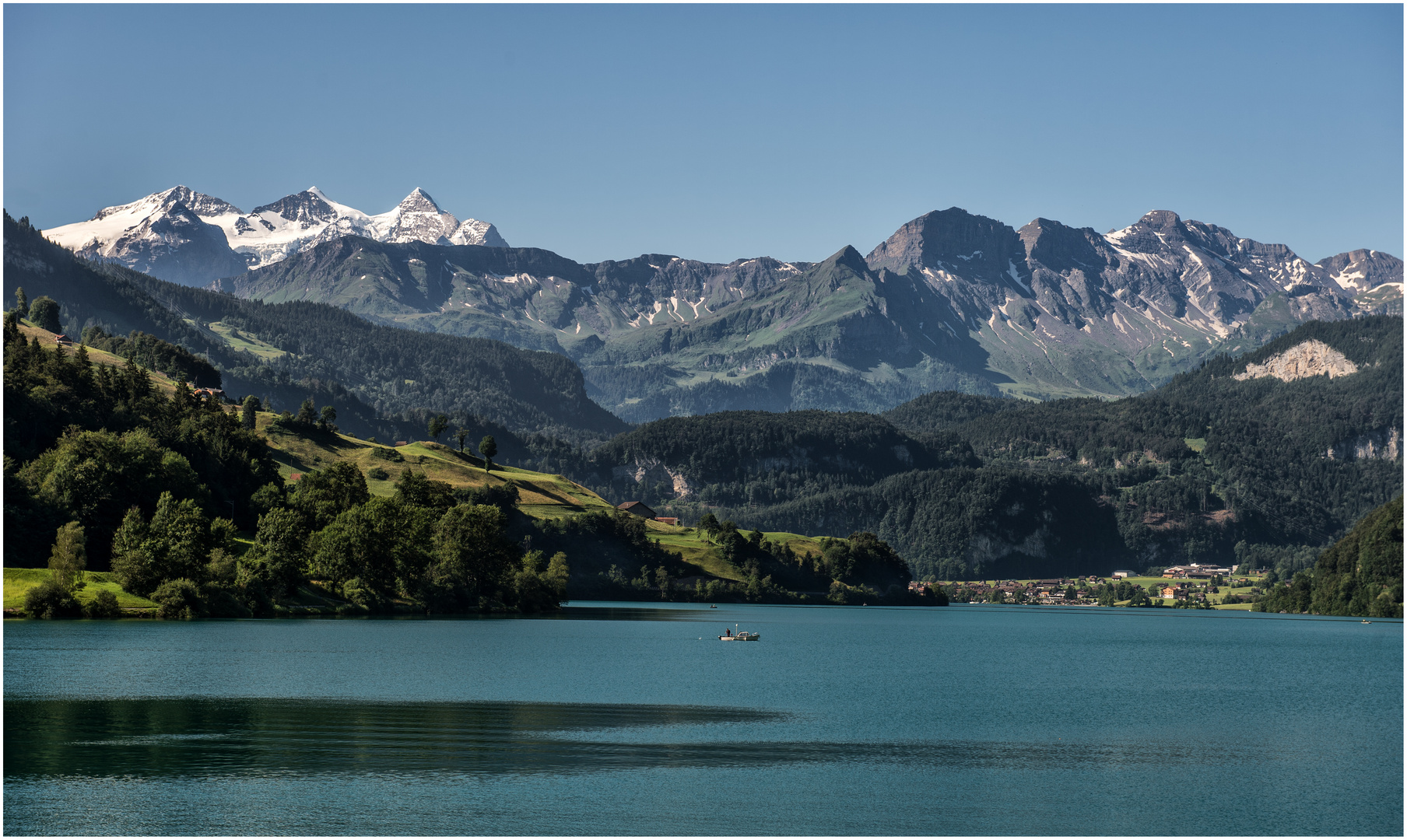 Der Fischer auf dem Lungernsee