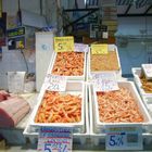 Der Fischmarkt in der Markthalle in Cadiz....