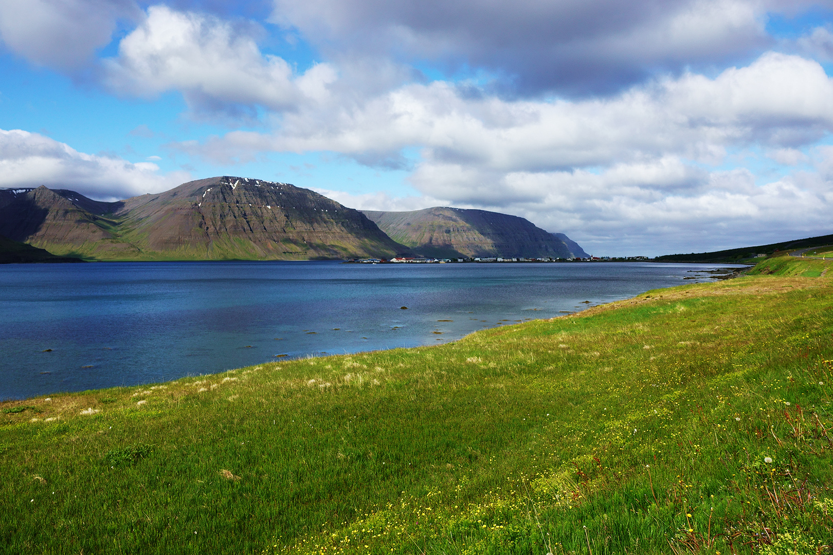 der Fjord von Flateyri