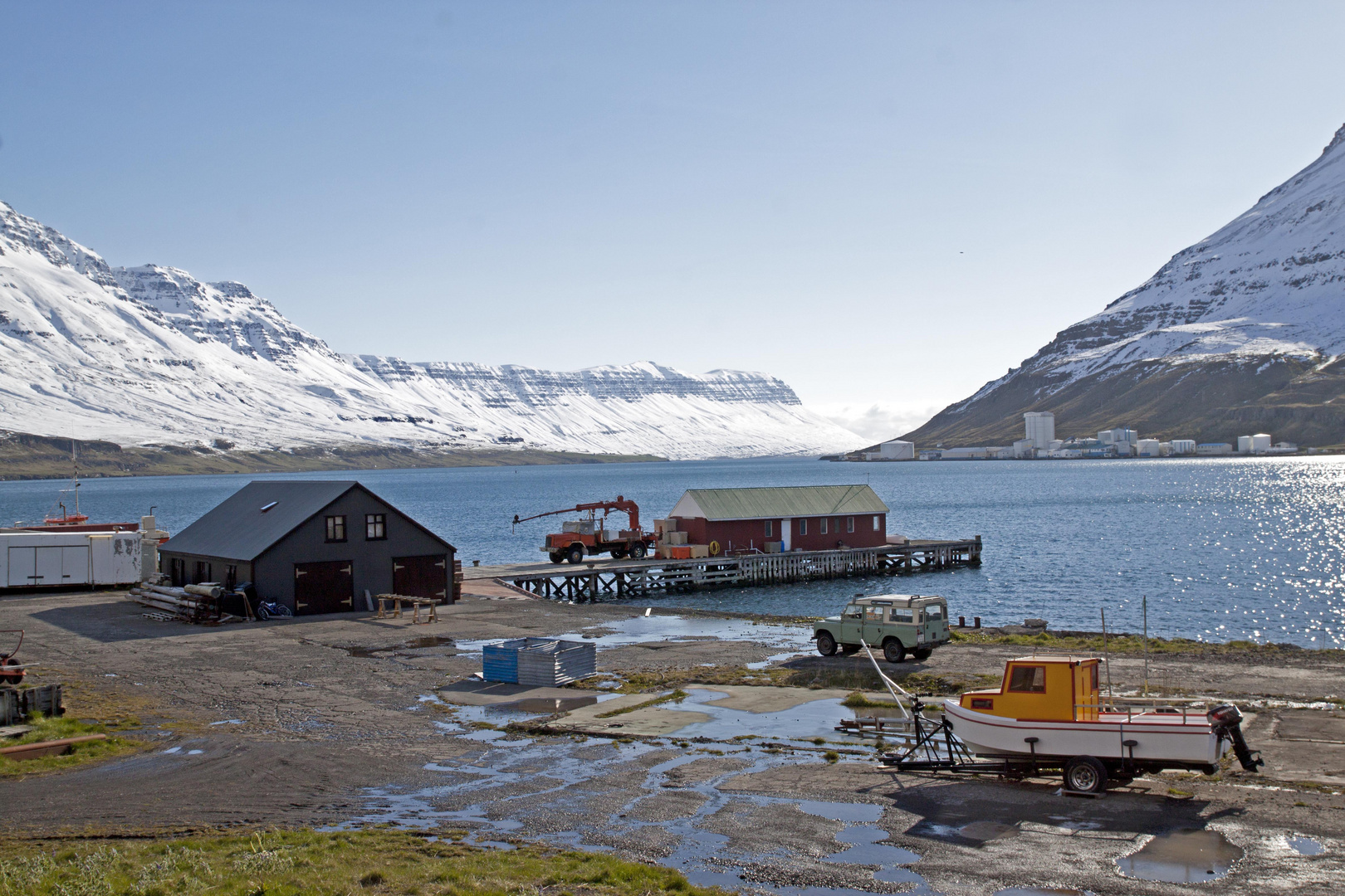 Der Fjord von Seydisfjördur