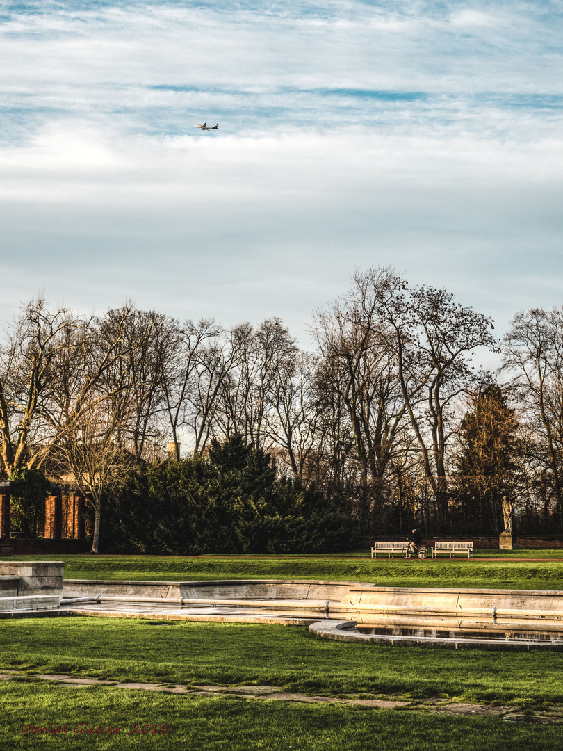 Der Flieger über dem Nordpark