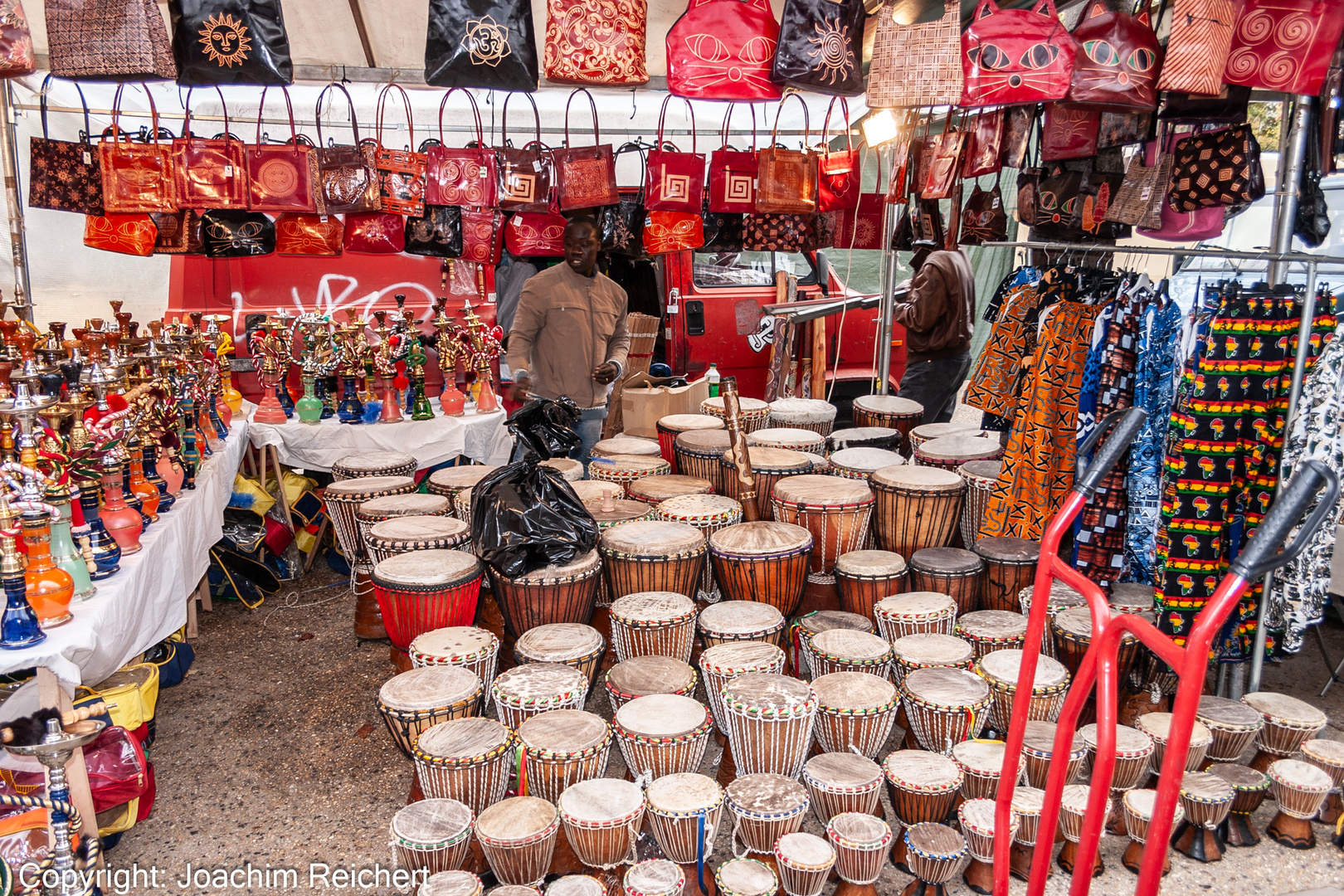 Der Flohmarkt von Paris (le Marché aux Puces de Paris Saint-Ouen)