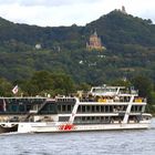 Der Fluß der Deutschen auf Höhe Bonn-Bad Godesberg und Königswinter mit Drachenfels