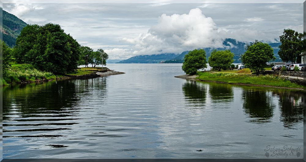 Der Fluss Eidselva mündet bei ...