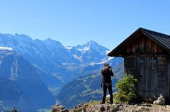 Der Fotograf bei der Berghütte ...