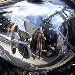 Der Fotograf, der "Ehrliche", er ist zwar Harleyfan, aber leider kein Harleyfahrer !!