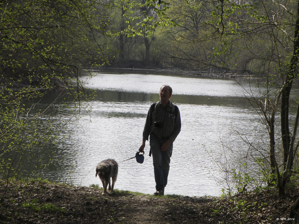 Der Fotograf mit Hund, der aus dem Groschenwasser kam ...