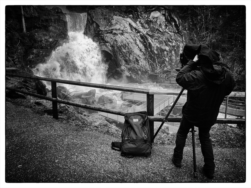 Der Fotograf und der Wasserfall