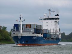 Der Frachter FREYA auf dem Nord-Ostsee-Kanal