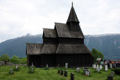 der Friedhof der Stabkirche in Urnes