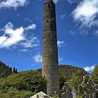 Der Friedhof von Glendlough mit seinem großen Rundturm