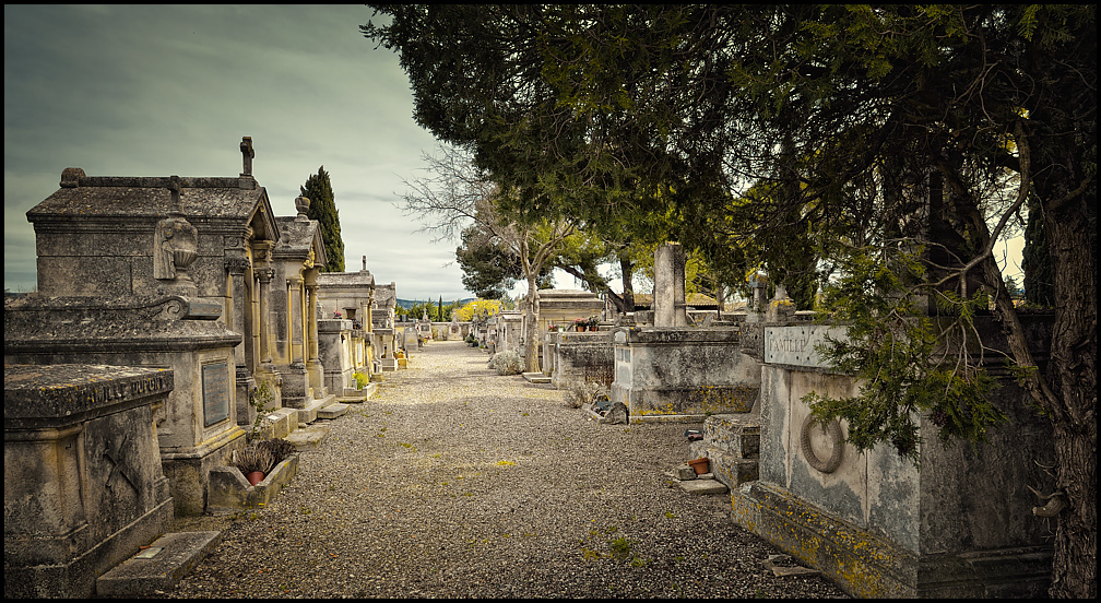 der Friedhof von Isle sur la Sorgue