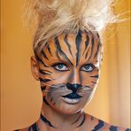 Der fromme Blick der Tigerfrau