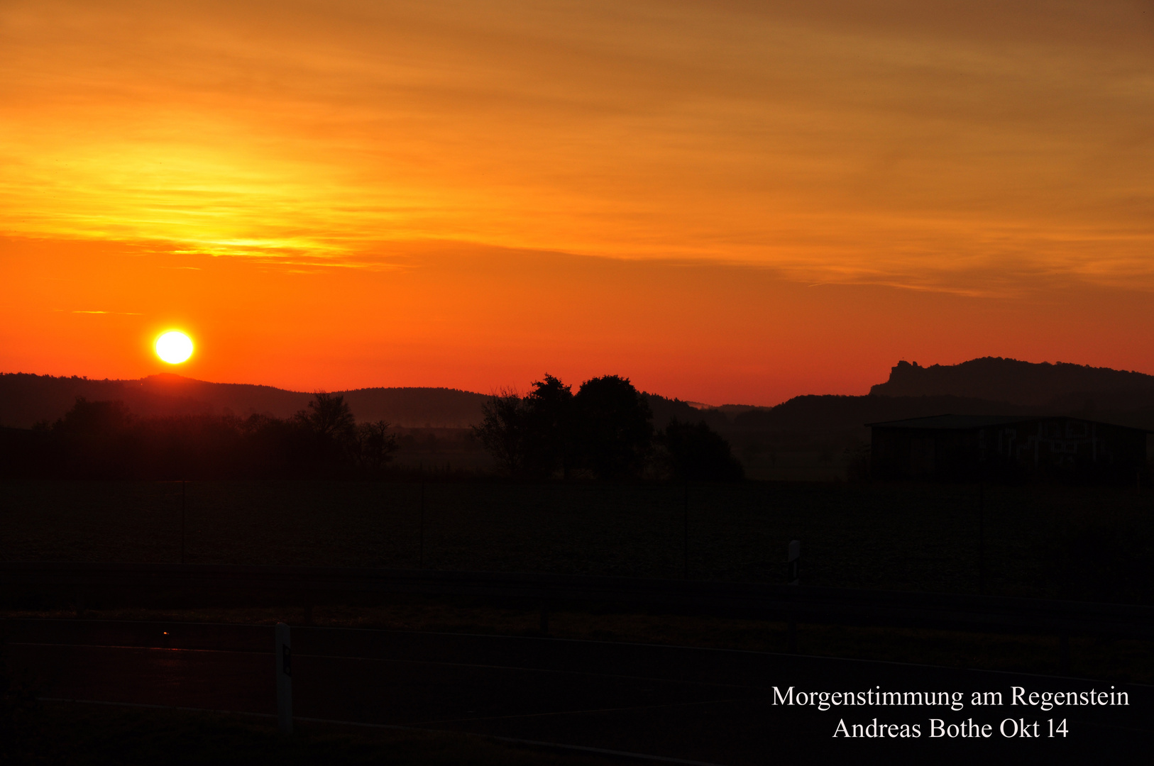 Der frühe Vogel ..... Morgenrot auf der Fahrt zur Teufelsmauer