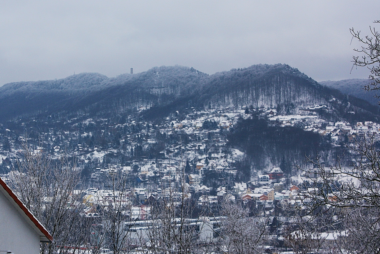 Der Fuchsturm mit Hausberg in Jena Foto & Bild deutschland, europe