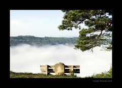 Der Fuchsturm über dem Morgennebel