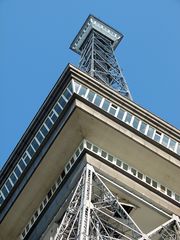 Der Funkturm von Berlin am Messegelände … ( 2 / 2)