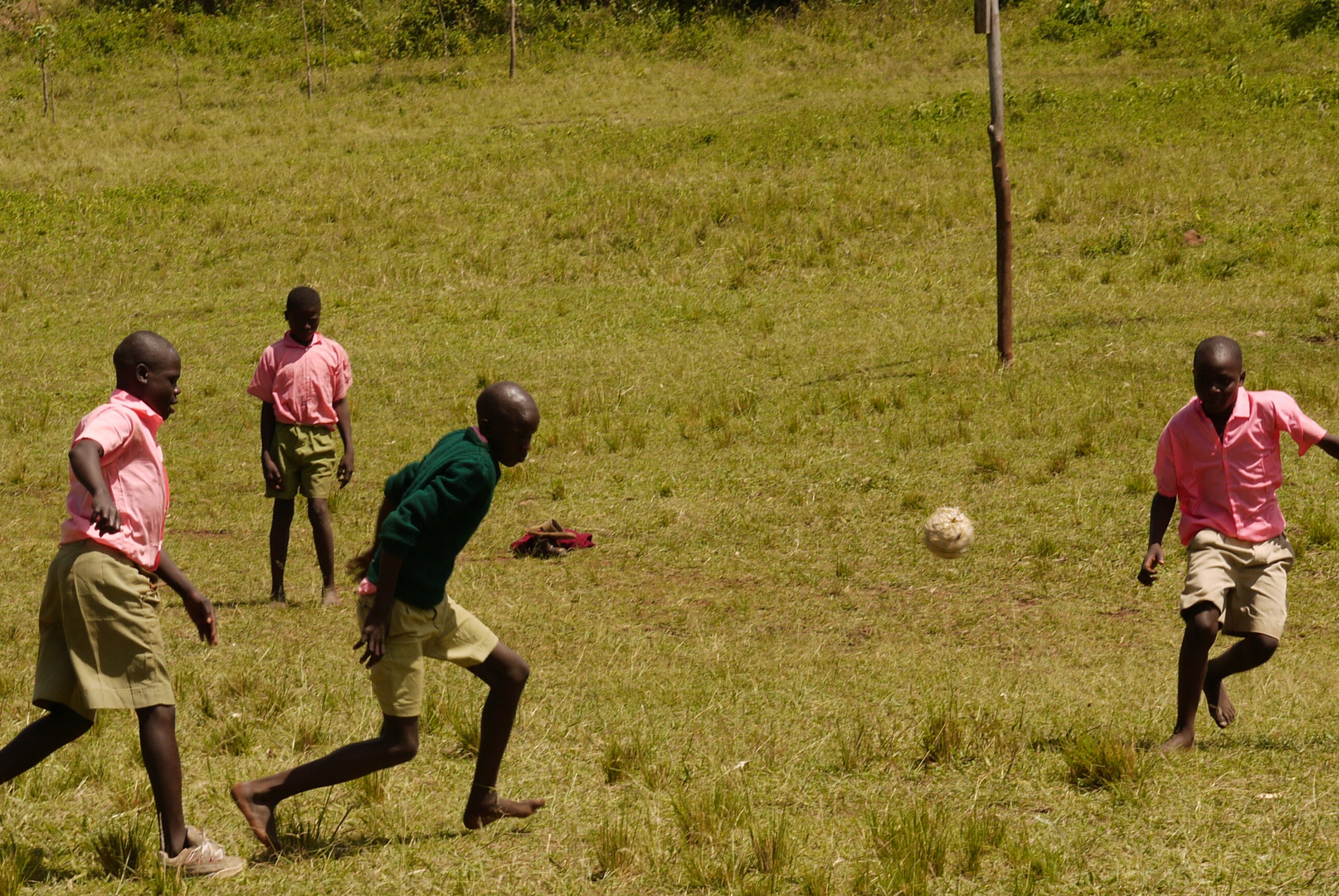Der Fußball aus alten Plastiktüten tut es im Hochland auch