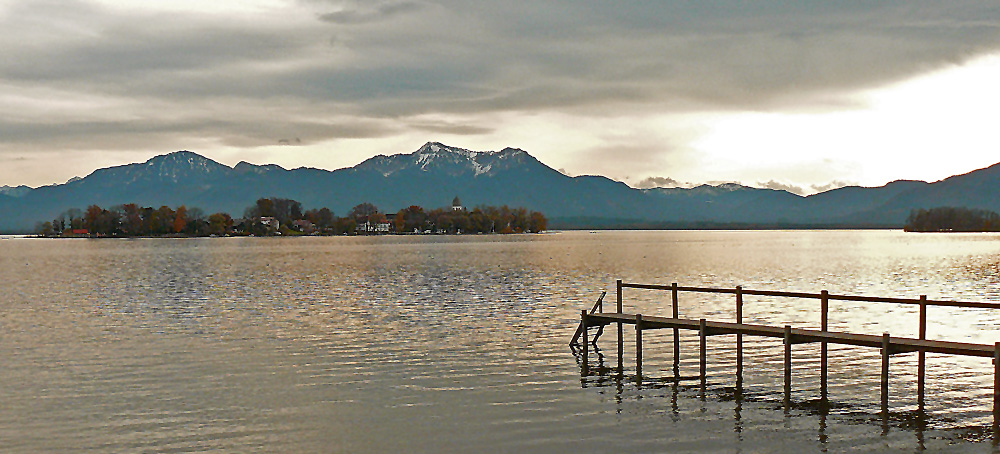 Der Fussweg zur Fraueninsel/Chiemsee