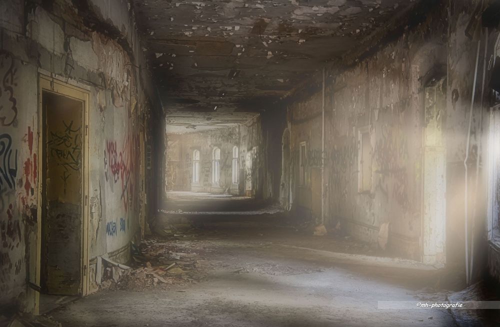 der gang Foto & Bild architektur, marodes, dokumentation Bilder auf