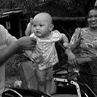 der ganze stolz seiner eltern, yangon, burma 2011