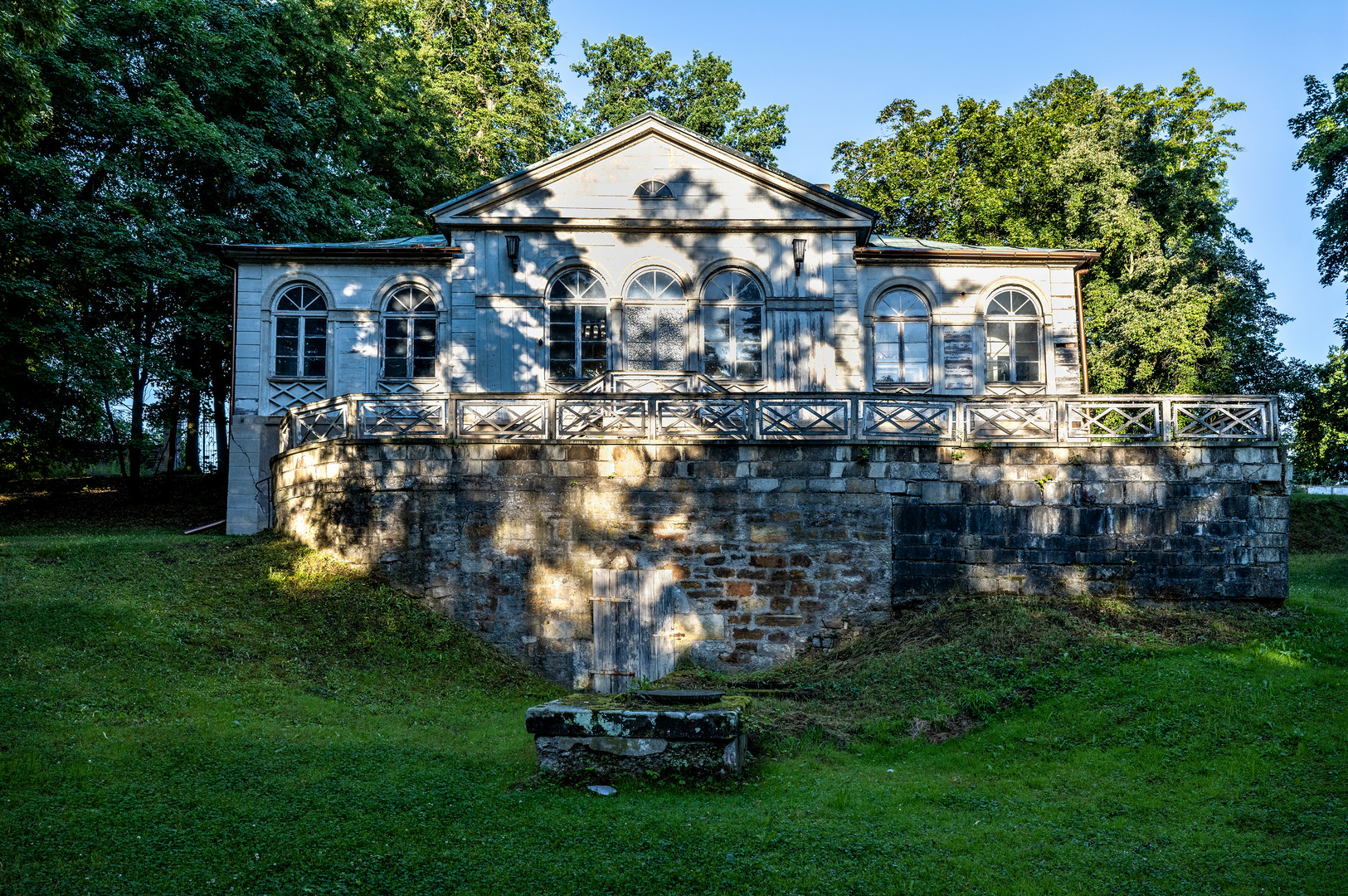 Der Gartenpavillon 03