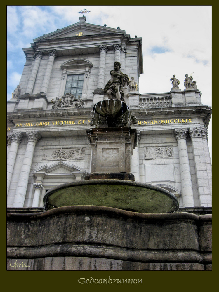 Der Gedeon Brunnen, bei der St.Ursen-Kathedrale in Solothurn