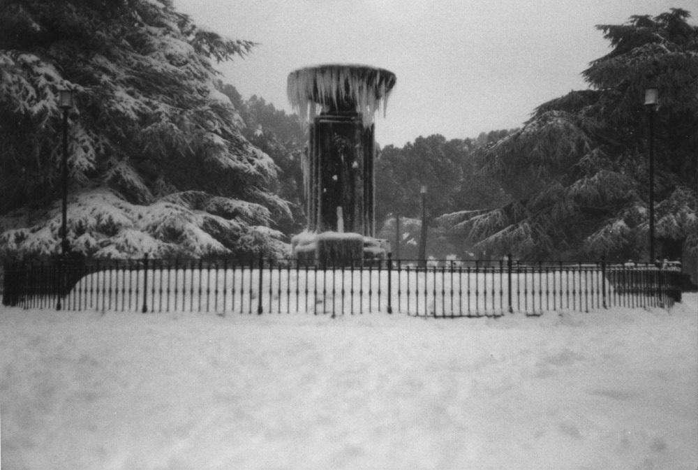 Der gefrorene Springbrunnen.