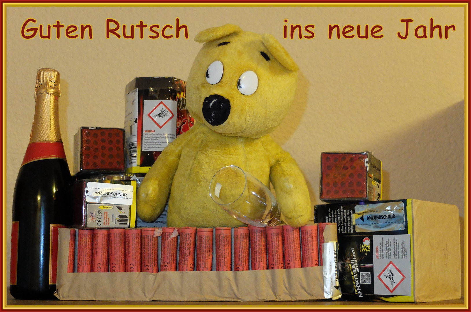 Der gelbe Bär wünscht einen guten Rutsch ins neue Jahr