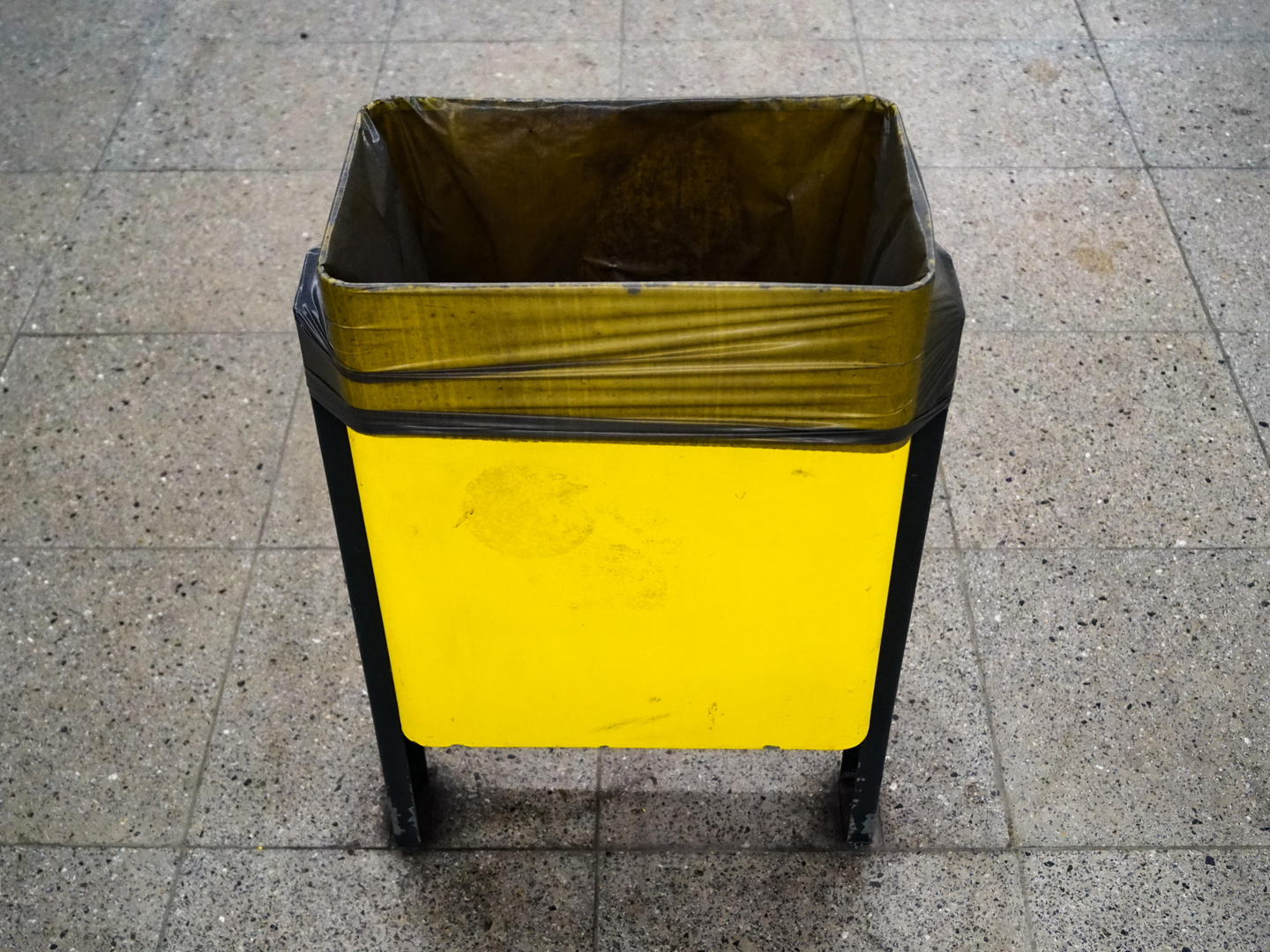 Der gelbe Mülleimer