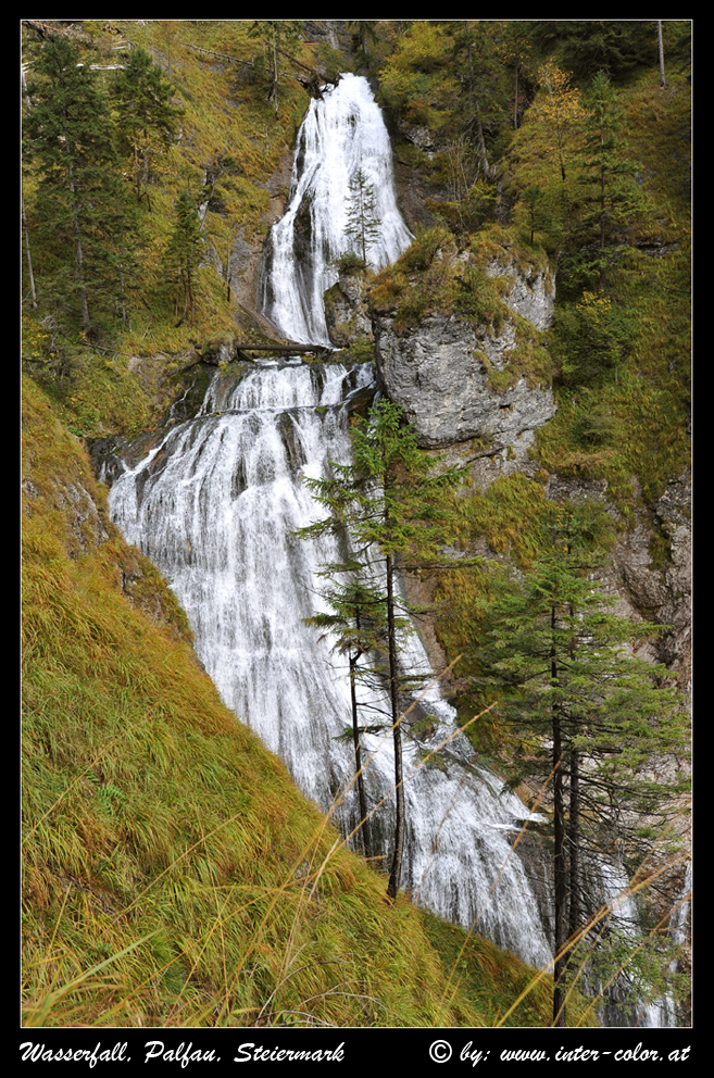 Der gesamte Wasserfall