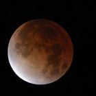 Der gespenstisch rote Mond