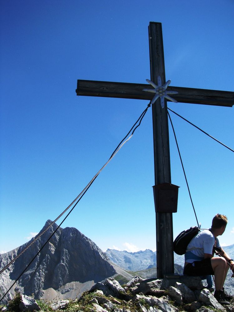 Der Gipfel des Seehorns im Hintergrund der Gr. Hundstod