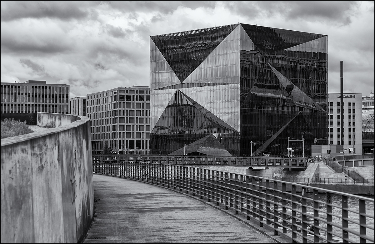 Der Glaswurfel Foto Bild Architektur Deutschland Europe Bilder Auf Fotocommunity