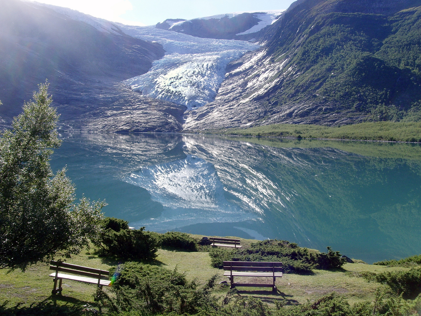 Der Gletscher im See