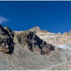  Der Gletscher ist unter Felsbrocken und Schutt kaum noch auszumachen.