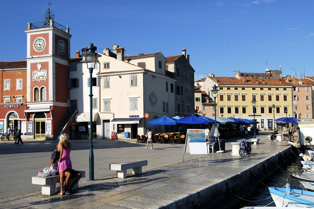 Der Glockenturm ist das Wahrzeichen von Rovinj