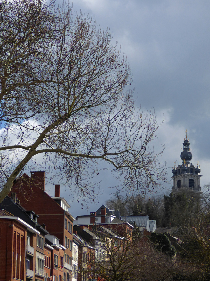 Der Glockenturm von Mons