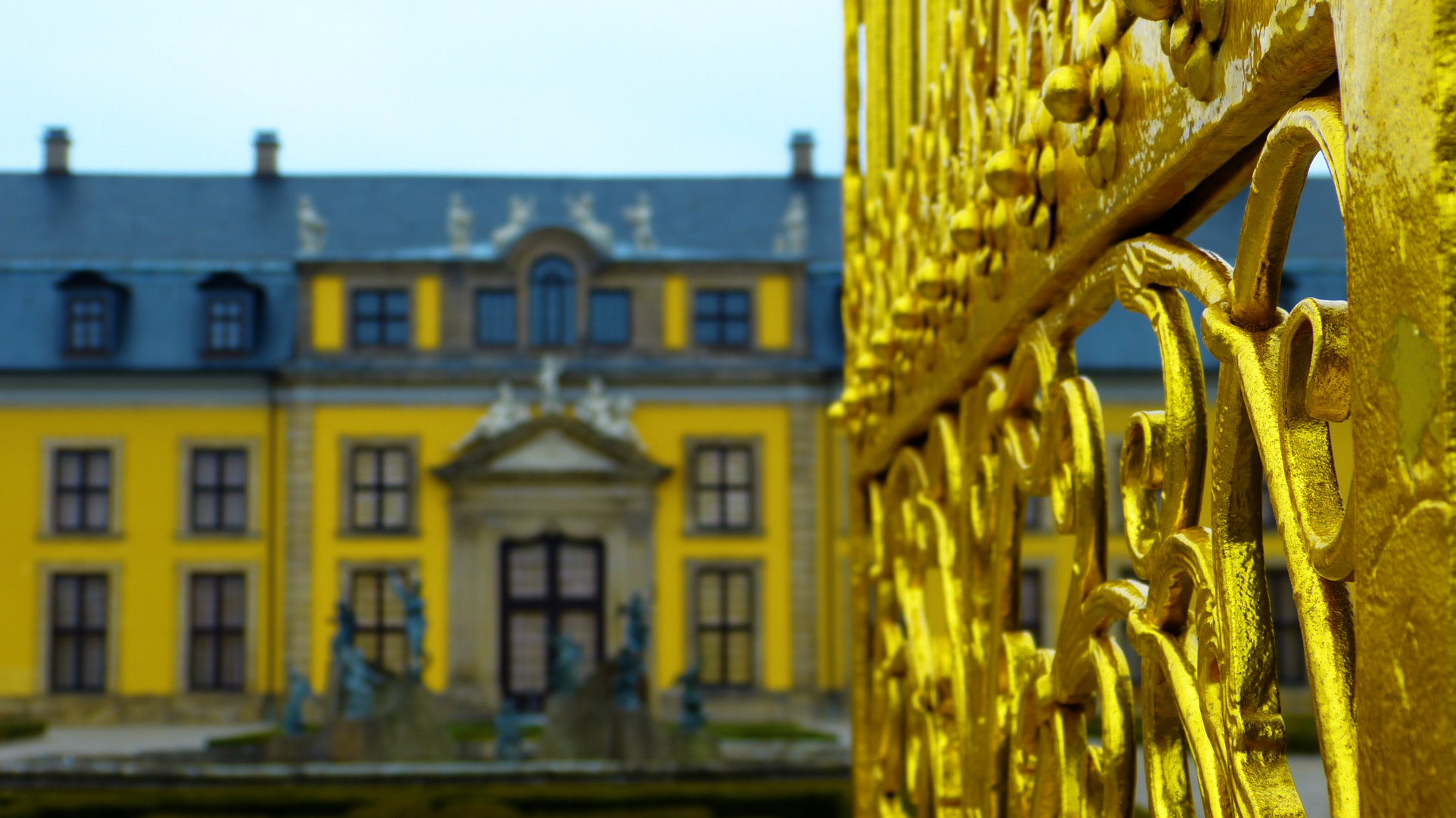 Der goldene Eingang ins Schloß