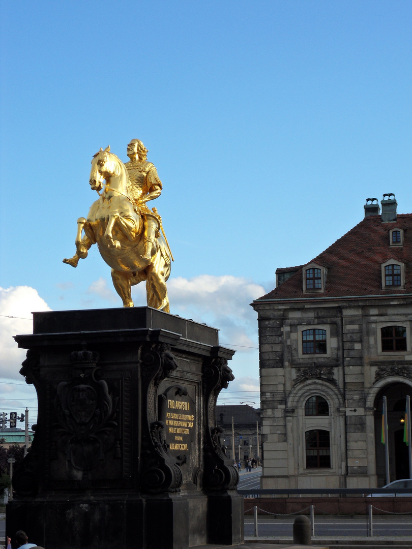 Der Goldene Reiter König von Sachsen in Dresden