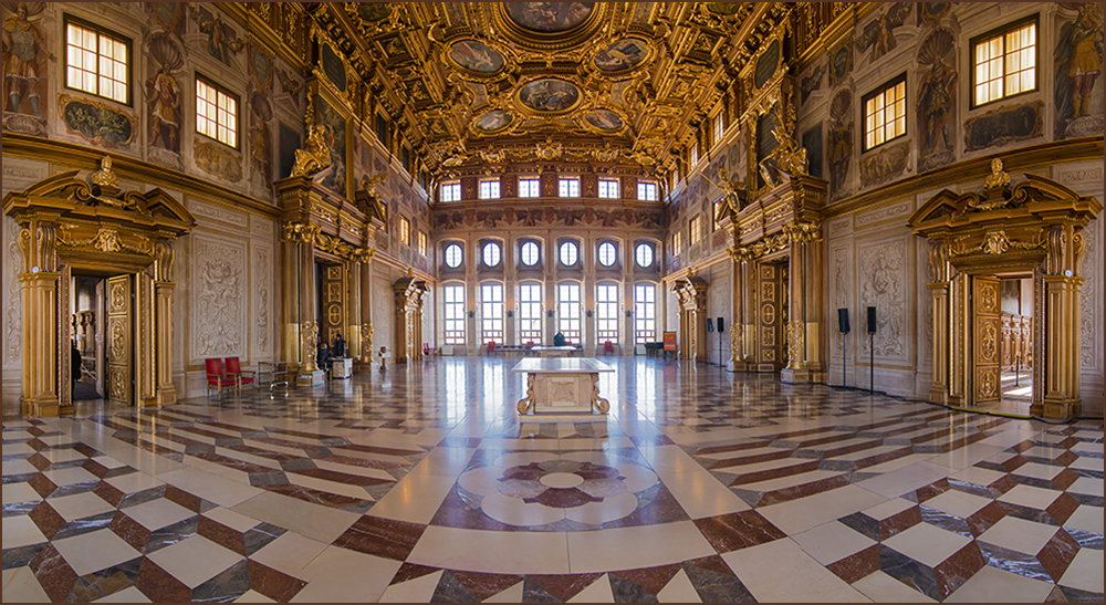 Der Goldene Saal